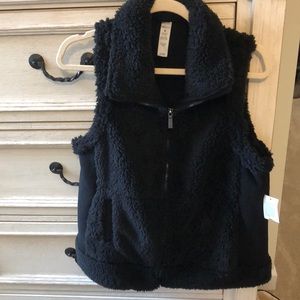 Black Sherpa Vest NWT